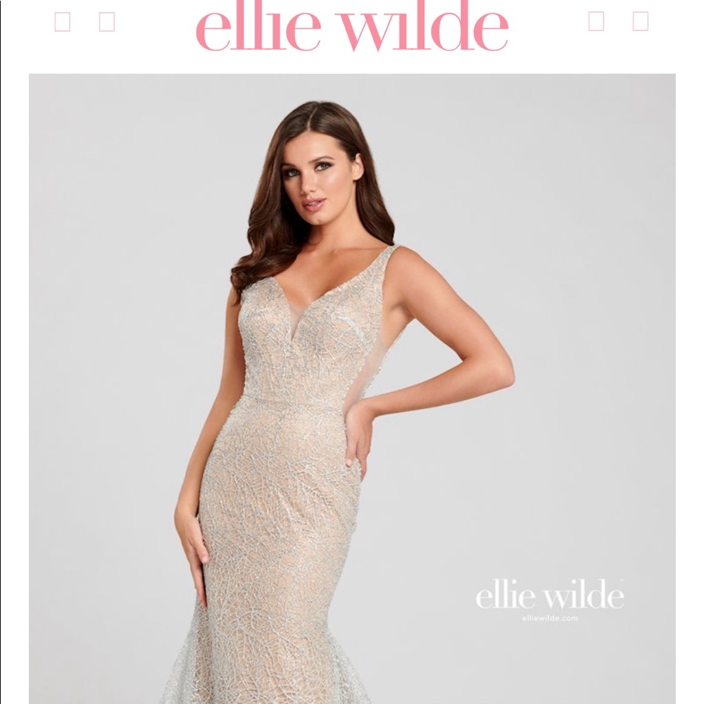 Sleeveless cracked ice & venise lace trumpet gown
